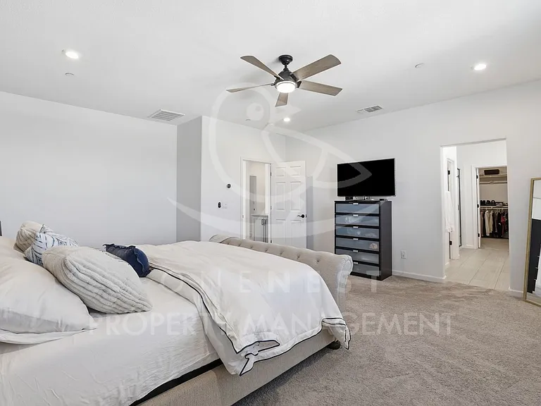 2532 Eastridge Dr — Photo 15
