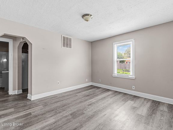 3rd image of 3328 Farnsley Rd