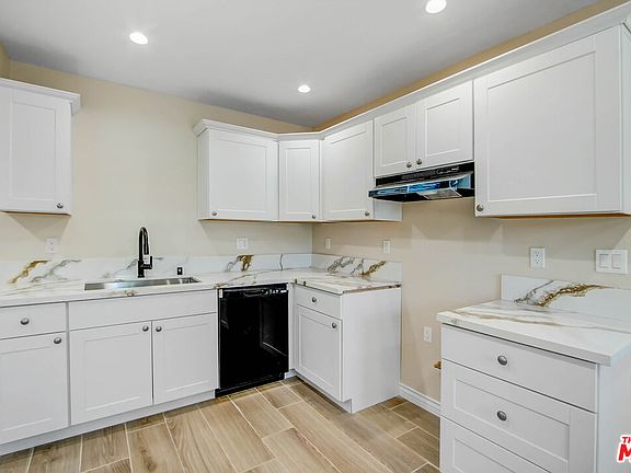 3rd image of 8805 Newport Ave