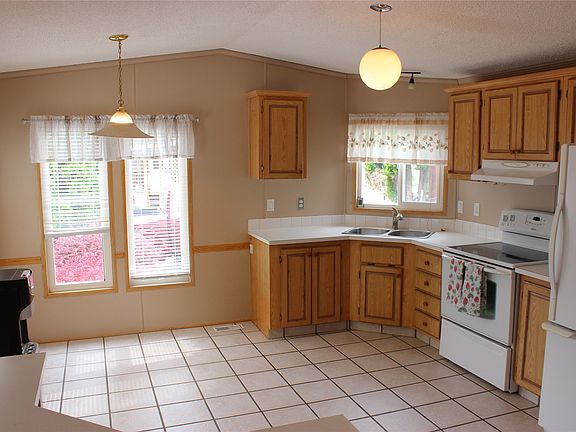 2nd image of 1440 Ord Rd #17