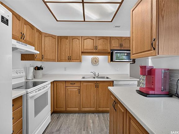 2nd image of UNIT 104-2405 1st AVENUE W