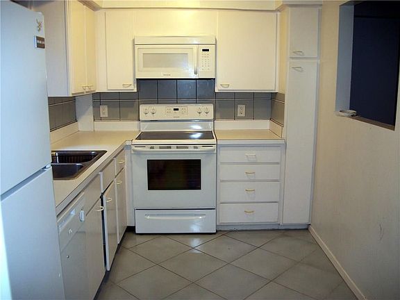 3rd image of 2525 Turtle Creek Blvd APT 304