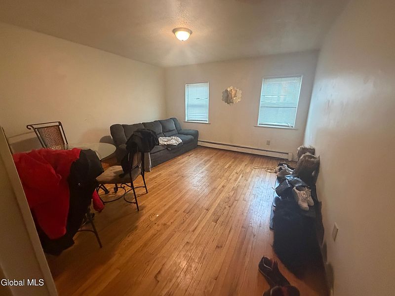 4th image of 143 Clinton Street