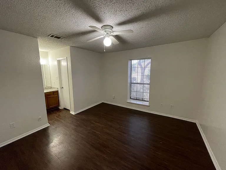 1754 Carrington Dr — Photo 8