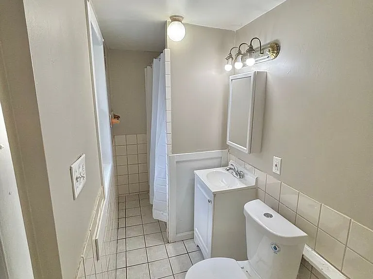 52 Lorimer St — Photo 10
