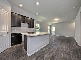 511 Green Clover Ln, Rosharon, TX 77583