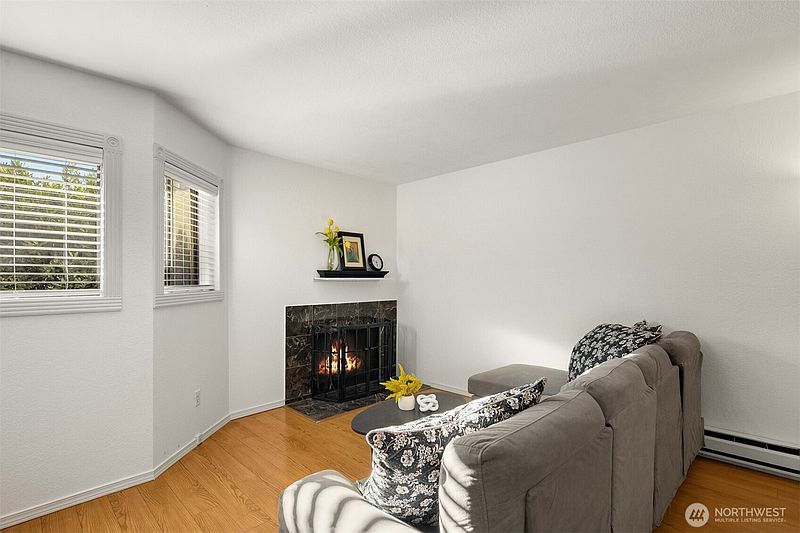 5th image of 3024 NE 143rd Street #103