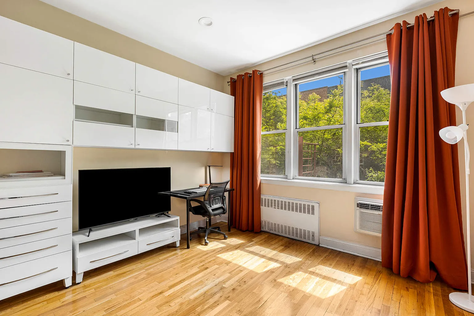 313 E 89th St APT 4C photo 1