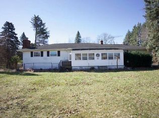 8251 Old White Lake Rd, White Lake, MI 48386