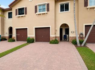 21943 SW 88th Path, Cutler Bay, FL 33190