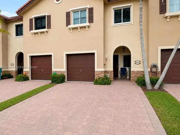 21943 SW 88th Path, Cutler Bay, FL 33190