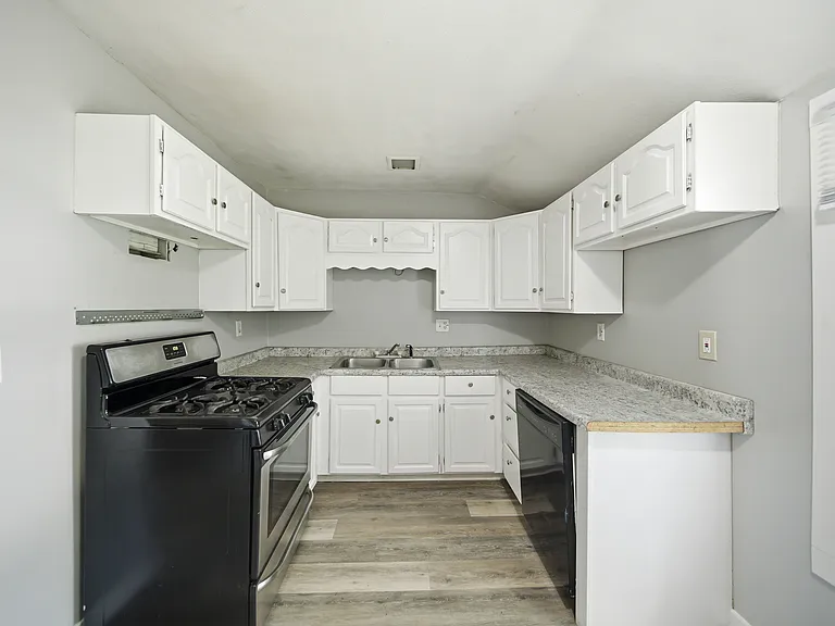 1416 W 13th St #1416 — Photo 6