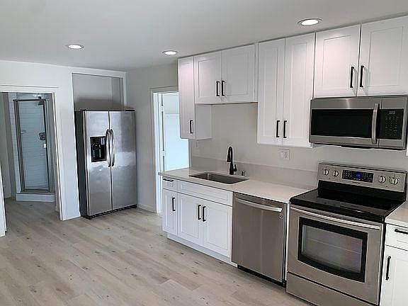 2nd image of 1633 Micheltorena St APT 1