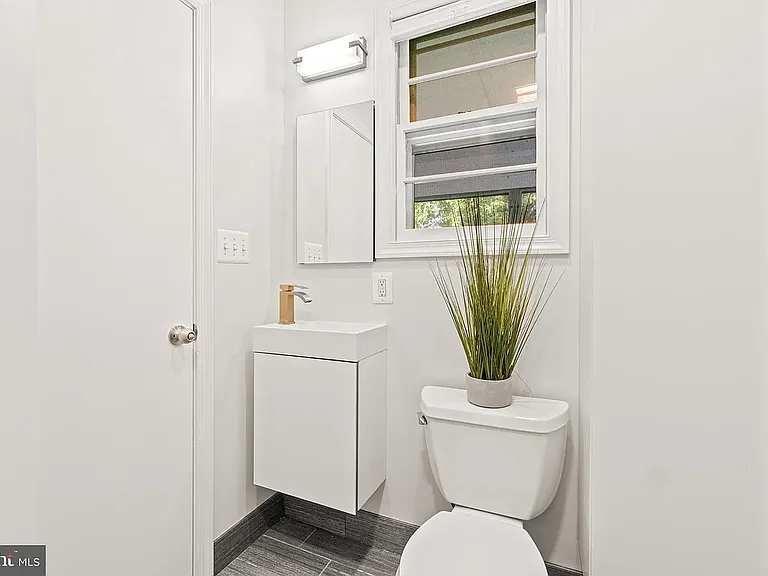 9407 Singleton Dr — Photo 20