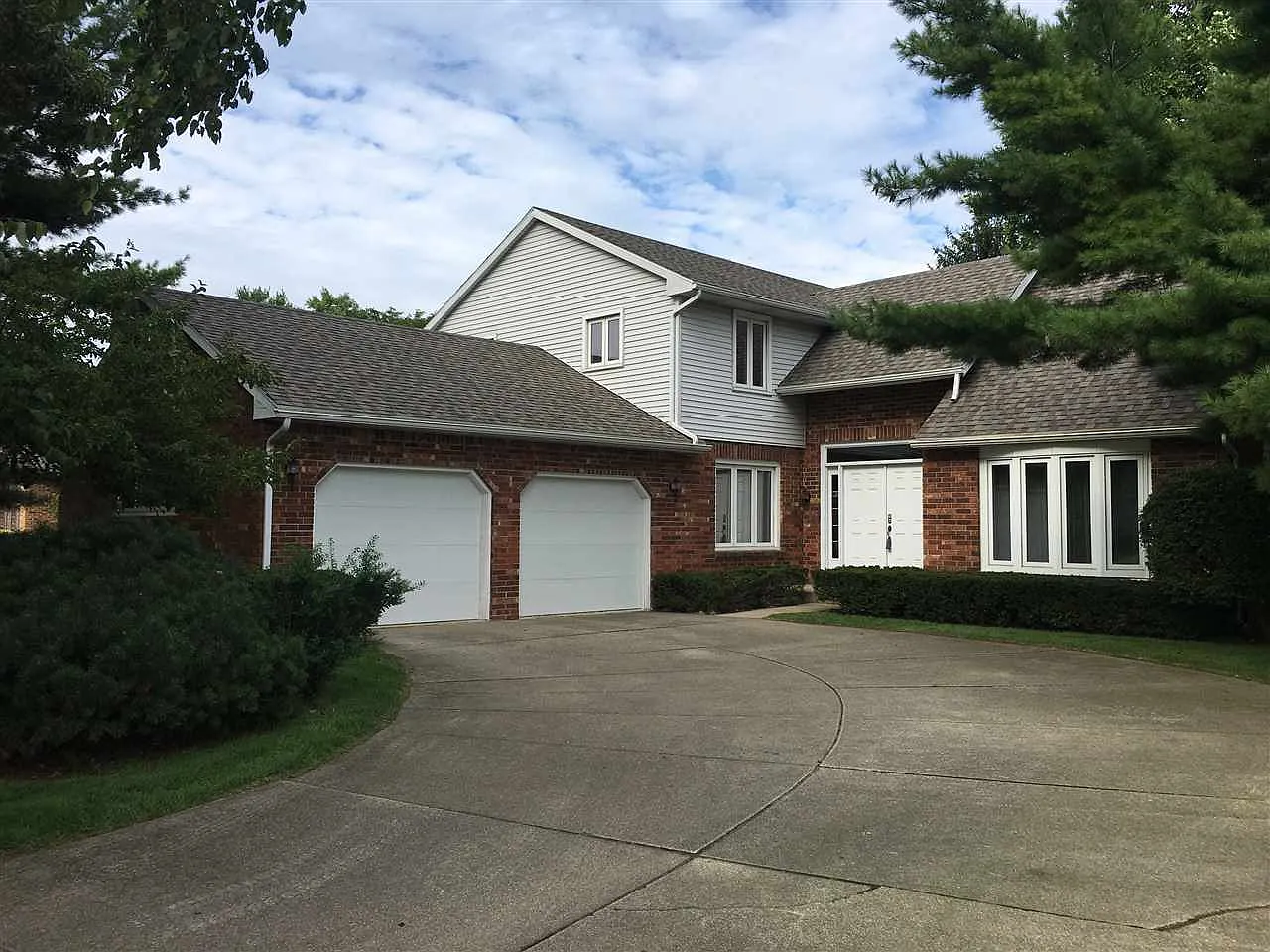 638 Bay View Dr photo 1