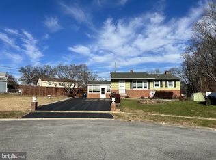 16 Flora Cir, Newark, DE 19711