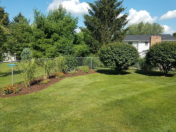 3rd image of 7517 Woodcrest St