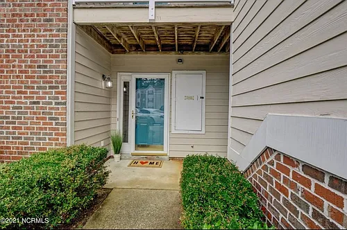 906 Litchfield Way #C Photo 1