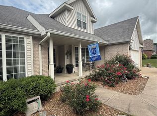 1720 Lakeview Dr, Chillicothe, MO 64601