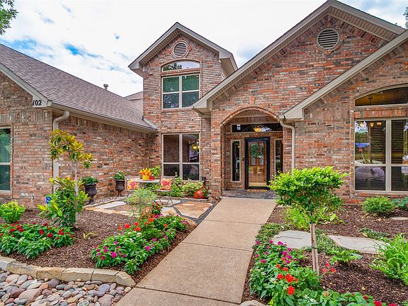 4th image of 102 Sunday Haus Ln