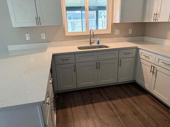 5th image of 3260 Mary Ln