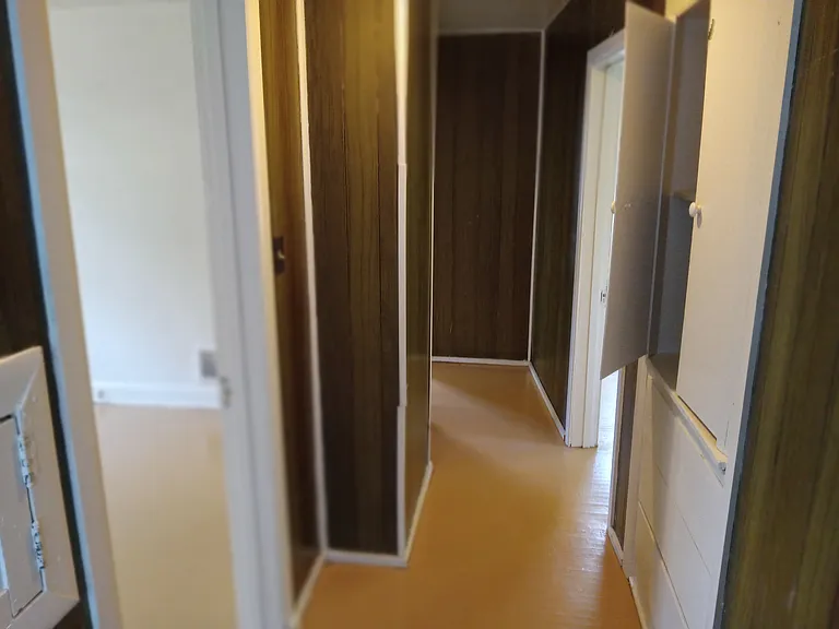 Hallway to bedroom #2