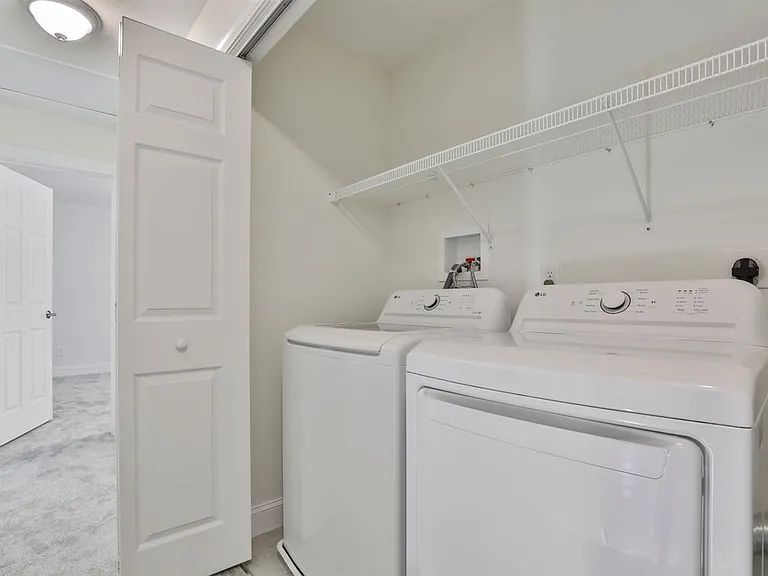22 Reeds Ferry Way — Photo 50
