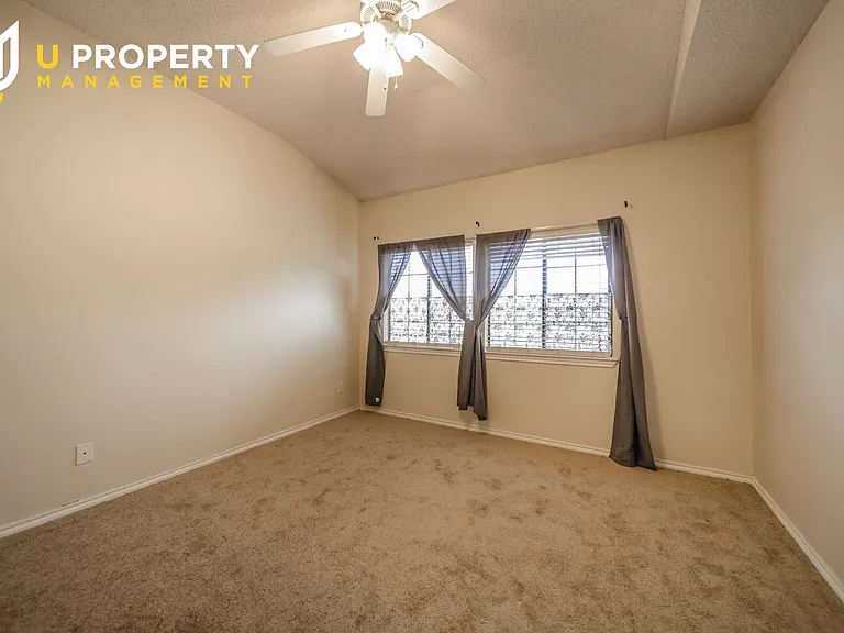 3325 Devonshire Dr — Photo 18