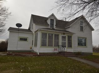 225 Broadway St SE, Conde, SD 57434