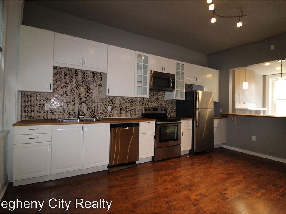 2nd image of 522 Knoll St #11412501