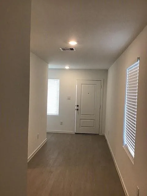 4 bed, 2.0 bath, 1607 sqft, $1,850 — Photo 1