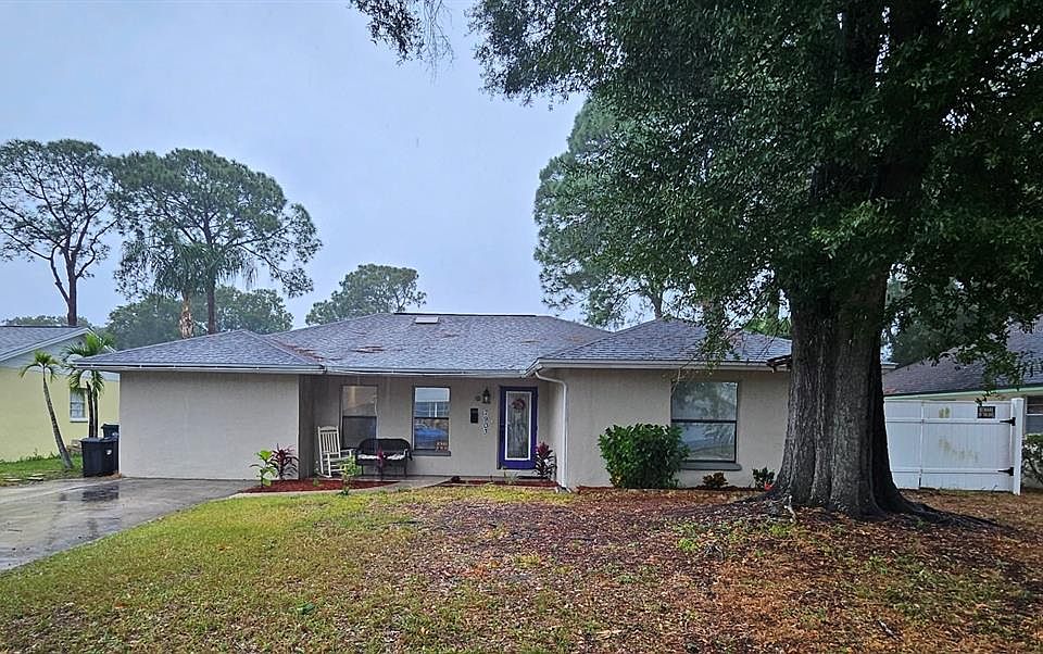 1st image of 7903 W POCAHONTAS AVENUE