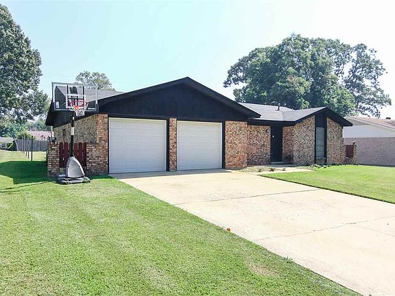 2nd image of 6 Preston Heights Cir
