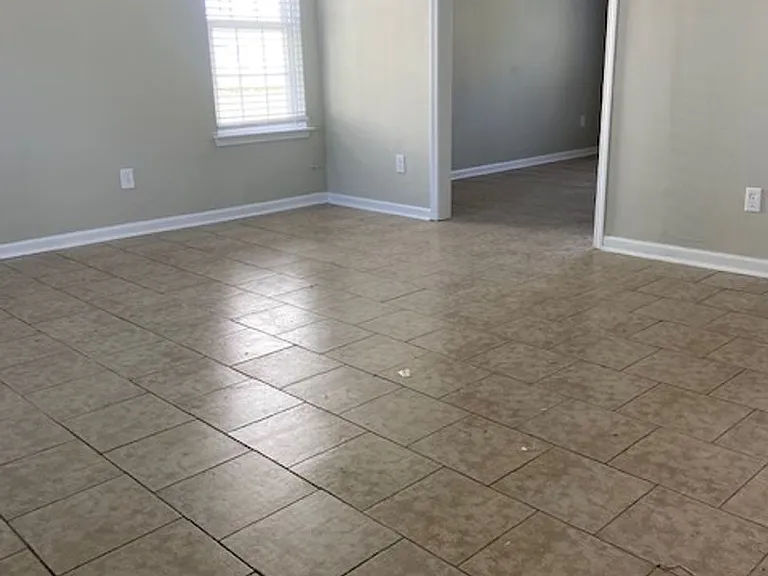 5176 Brooktree Dr — Photo 2