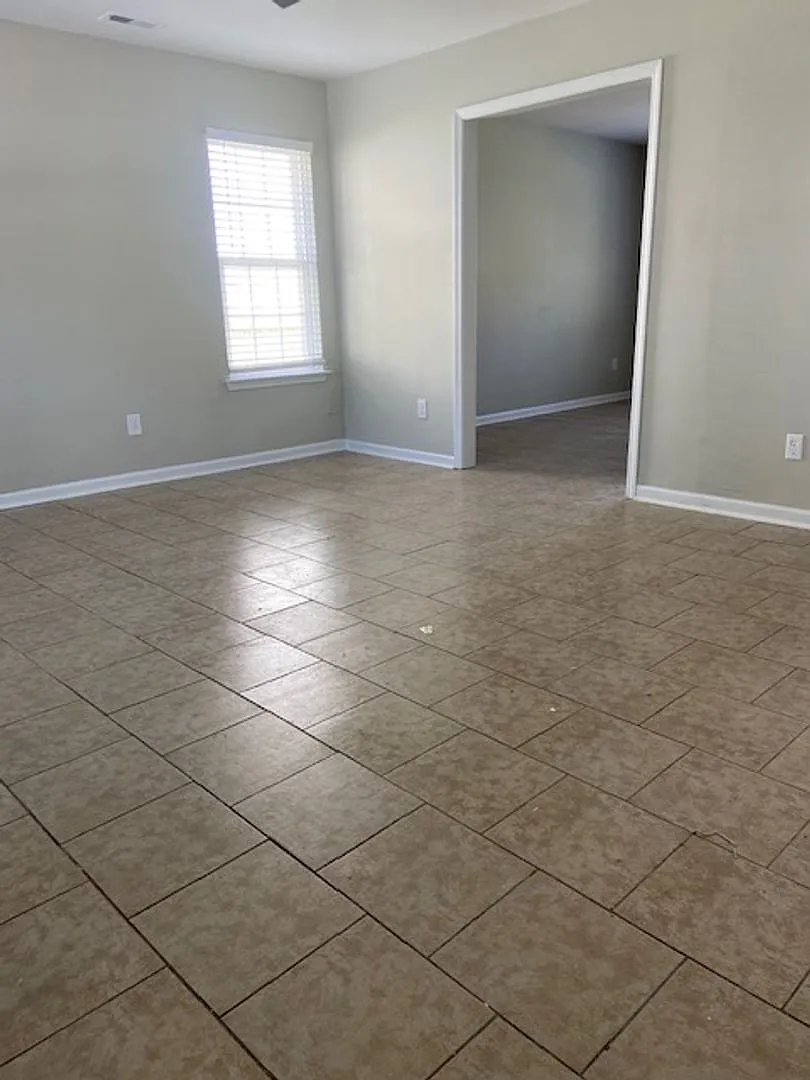 Building Photo - 5176 Brooktree Dr