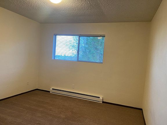 4th image of 100 N 8th Ave SW #4