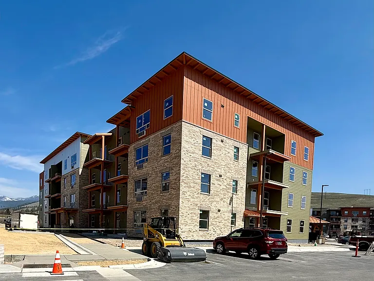 NEWEST BUILDING! 5377