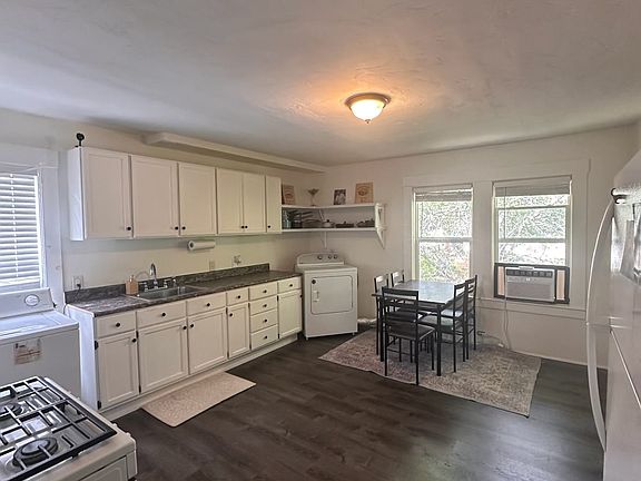 2nd image of 32 Willow St APT C