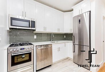 4th image of 309 W 121st St #3BB