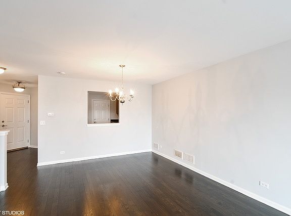 5th image of 284 W Fairview Cir