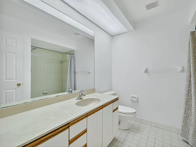 6101 SE Landing Way #11 — Photo 23