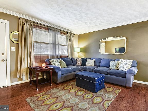 3rd image of 810 Geis Cir