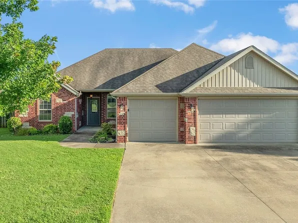 410 Torino Pl, Centerton, AR 72719