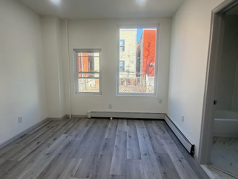 124 Winfield Ave #1 — Photo 7