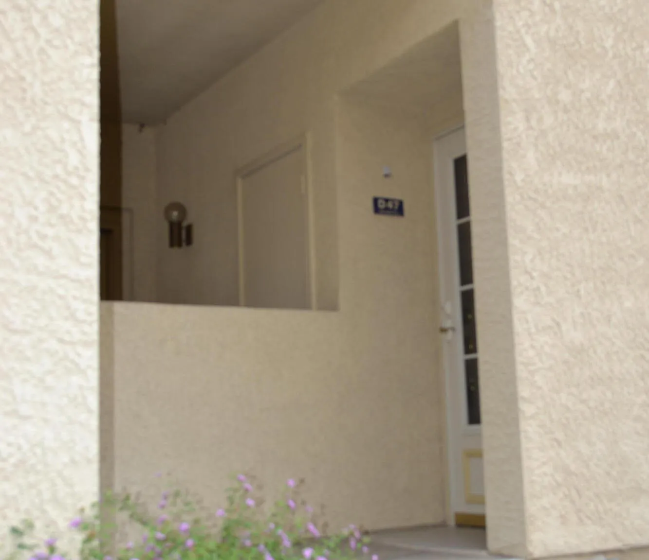 1 bed, 1.0 bath, 753 sqft, $1,295 — Photo 1