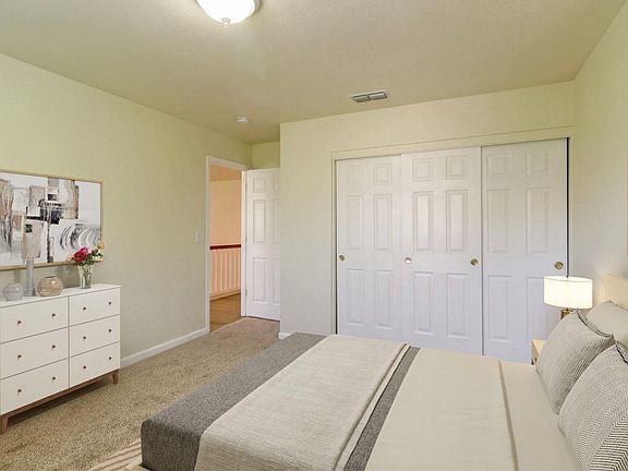 5th image of 4549 English Oak Ave