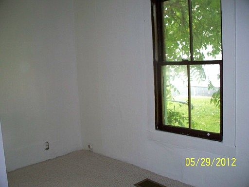 5th image of 114 Douglas Ave