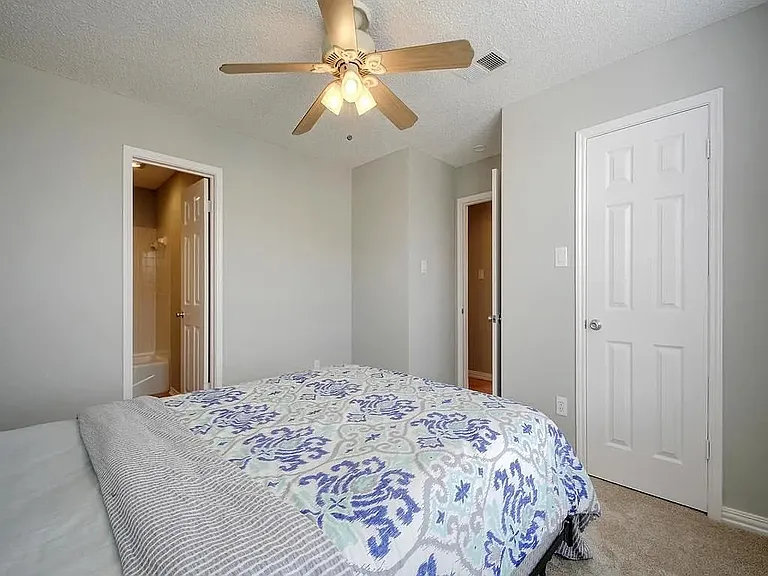 2409 Leon St #207 — Photo 10