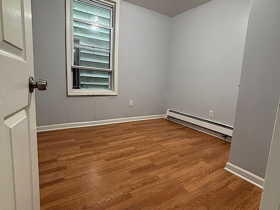 5th image of 118-118A Grant Ave #1