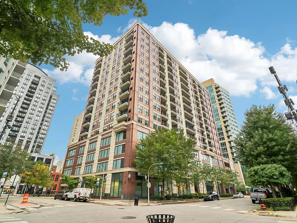 451 W Huron St #1112